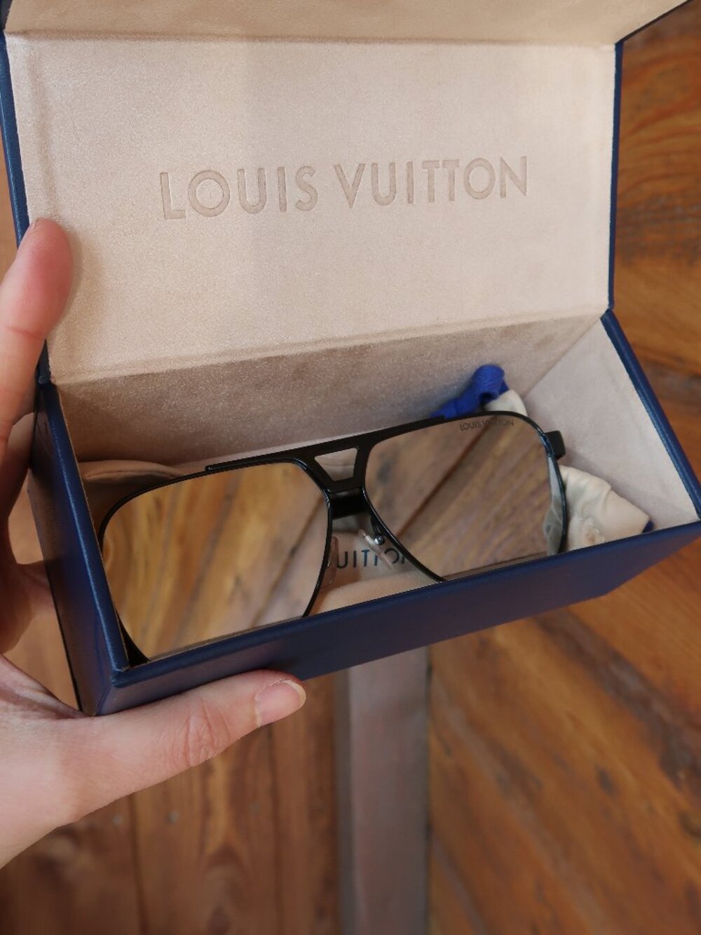 Used Louis Vuitton Evidence Metal Black Reflective Metal Pilot Sunglasses
